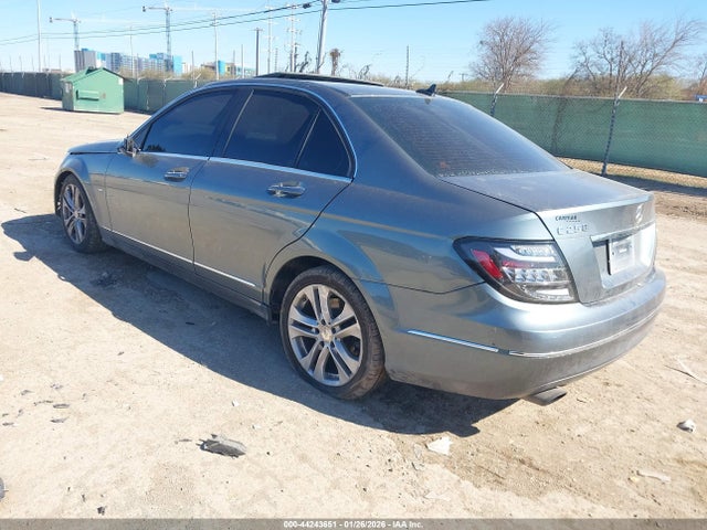 44243651 :رقم المزاد ، WDDGF4HB4CA622194 vin ، 2012 Mercedes-benz C 250 Luxury/sport مزاد بيع