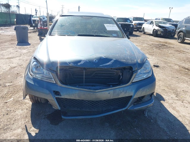 44243651 :رقم المزاد ، WDDGF4HB4CA622194 vin ، 2012 Mercedes-benz C 250 Luxury/sport مزاد بيع
