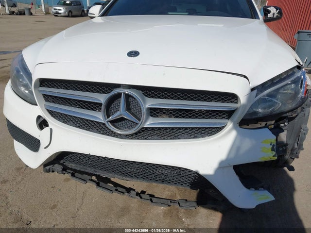 55SWF4JB8JU257358 Mercedes-Benz C 300