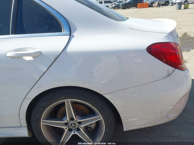 55SWF4JB8JU257358 Mercedes-Benz C 300