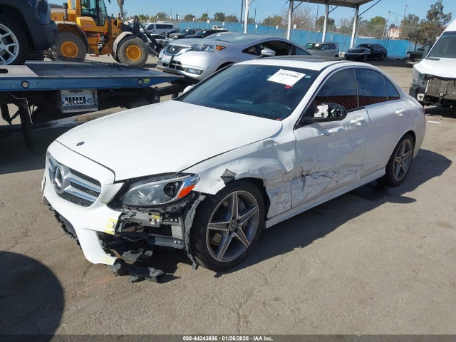 55SWF4JB8JU257358 Mercedes-Benz C 300