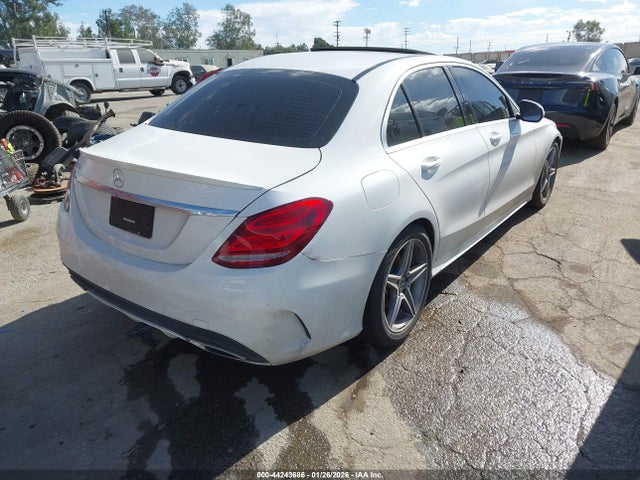 55SWF4JB8JU257358 Mercedes-Benz C 300
