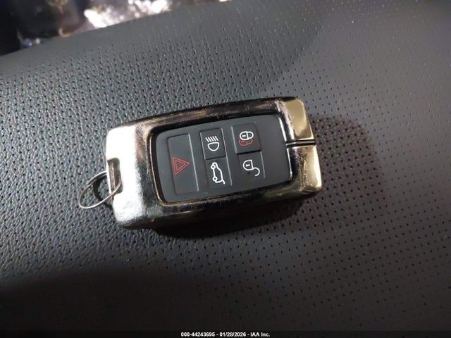 2025 JAGUAR F-PACE SADCT2FU0SA748548 Photo 10