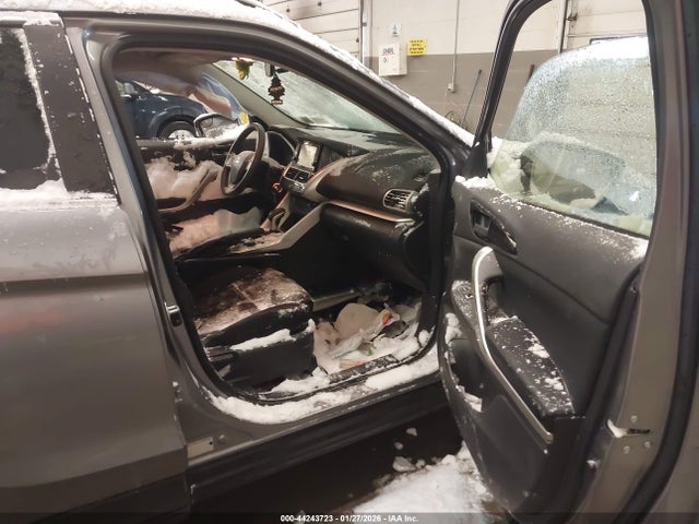 2020 MITSUBISHI ECLIPSE CROSS JA4AT3AA2LZ002380 Photo 4