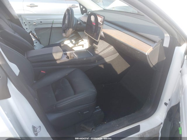 2025 TESLA MODEL Y 7SAYGDEE0SA348668 Photo 4