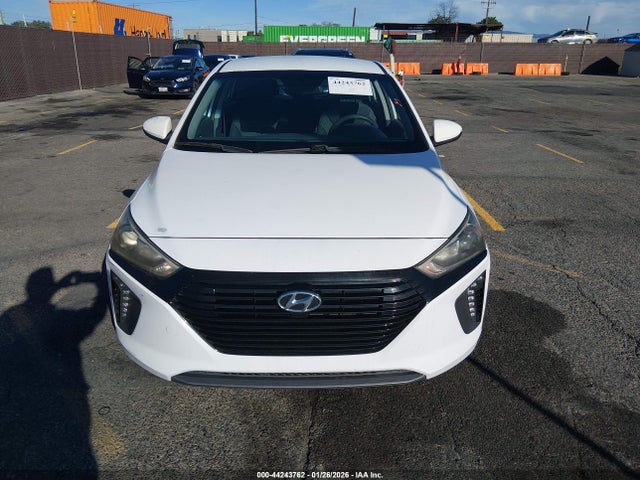 KMHC75LC8HU031654 Hyundai Ioniq Hybrid Sel
