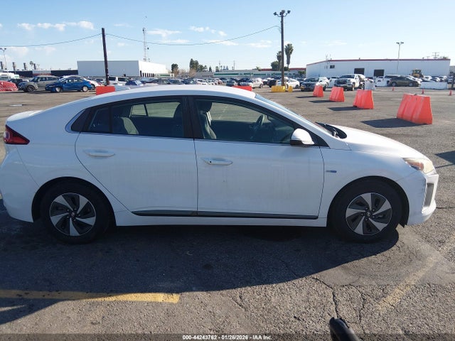 KMHC75LC8HU031654 Hyundai Ioniq Hybrid Sel