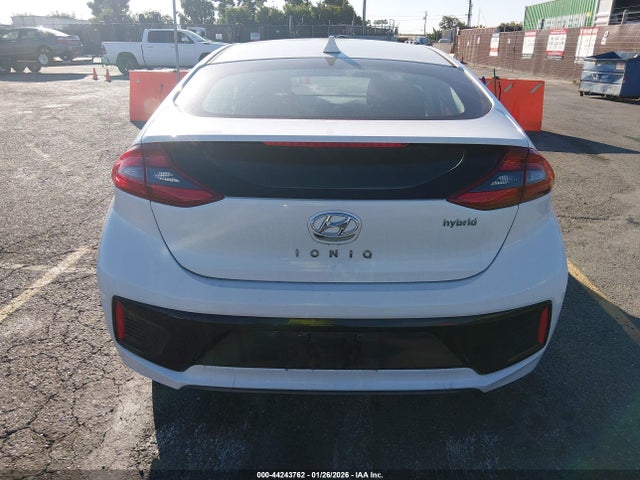KMHC75LC8HU031654 Hyundai Ioniq Hybrid Sel