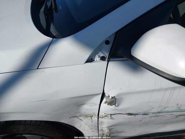 KMHC75LC8HU031654 Hyundai Ioniq Hybrid Sel