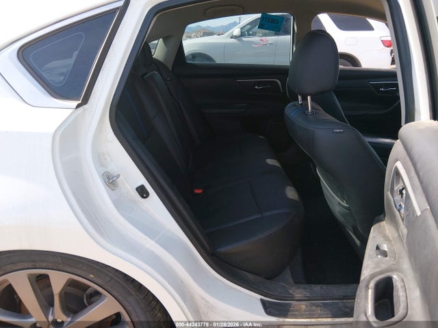 1N4AL3AP5JC179621 Nissan Altima 2.5 Sr