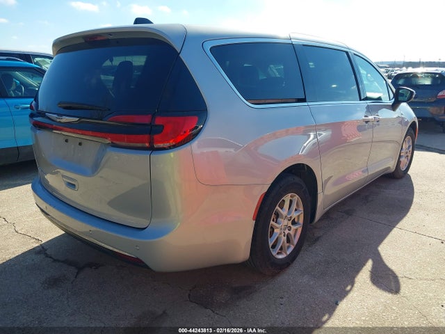 2023 CHRYSLER PACIFICA 2C4RC1BG9PR624667 Photo 3