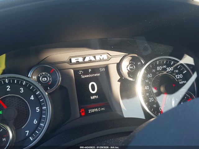 44243822 :رقم المزاد ، 3C6UR5DJXRG373201 vin ، 2024 Ram 2500 Big Horn  4x4 6'4 Box مزاد بيع