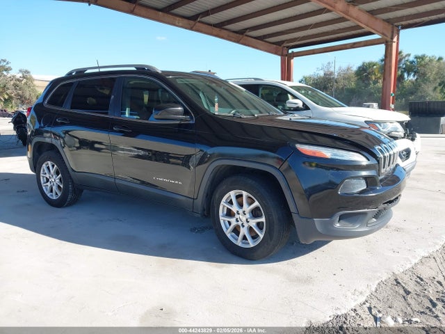 2017 Jeep Cherokee Latitude 4x4 მანქანა იყიდება აუქციონზე, vin: 1C4PJMCS9HW646713, აუქციონის ნომერი: 44243829