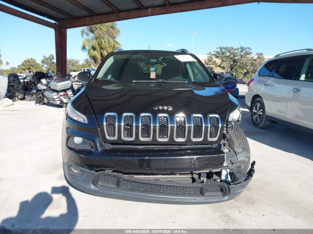 2017 Jeep Cherokee Latitude 4x4 მანქანა იყიდება აუქციონზე, vin: 1C4PJMCS9HW646713, აუქციონის ნომერი: 44243829