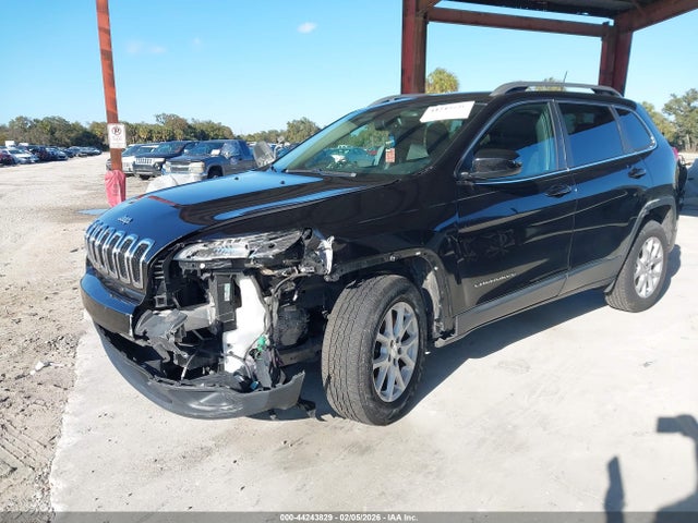 2017 Jeep Cherokee Latitude 4x4 მანქანა იყიდება აუქციონზე, vin: 1C4PJMCS9HW646713, აუქციონის ნომერი: 44243829