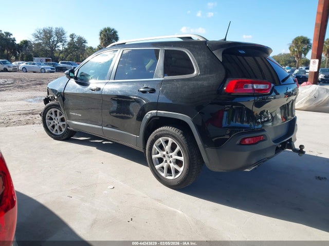 2017 Jeep Cherokee Latitude 4x4 მანქანა იყიდება აუქციონზე, vin: 1C4PJMCS9HW646713, აუქციონის ნომერი: 44243829