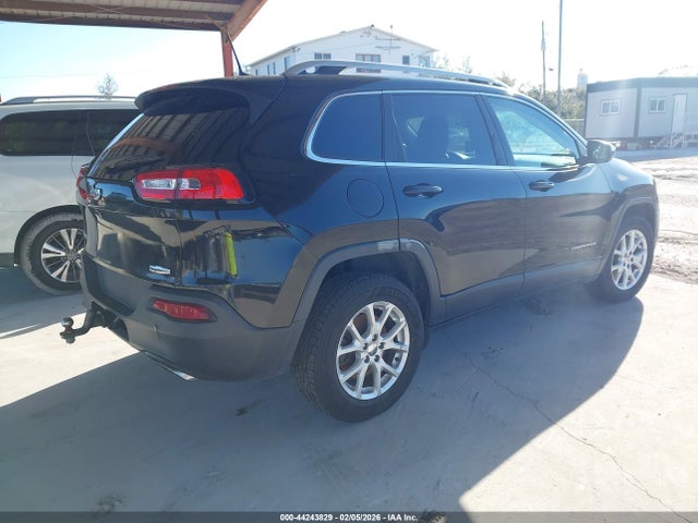 2017 Jeep Cherokee Latitude 4x4 მანქანა იყიდება აუქციონზე, vin: 1C4PJMCS9HW646713, აუქციონის ნომერი: 44243829