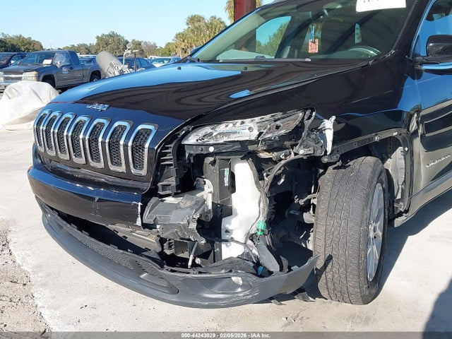 2017 Jeep Cherokee Latitude 4x4 მანქანა იყიდება აუქციონზე, vin: 1C4PJMCS9HW646713, აუქციონის ნომერი: 44243829