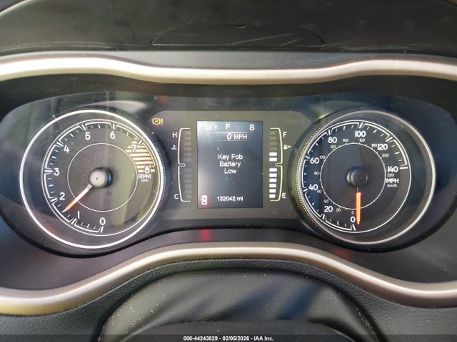 2017 Jeep Cherokee Latitude 4x4 მანქანა იყიდება აუქციონზე, vin: 1C4PJMCS9HW646713, აუქციონის ნომერი: 44243829