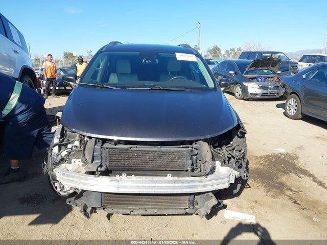Chrysler Pacifica Hybrid Touring L 2021 2C4RC1L77MR586270 Image 13