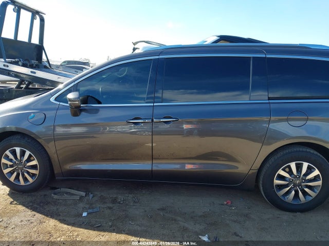Chrysler Pacifica Hybrid Touring L 2021 2C4RC1L77MR586270 Image 15