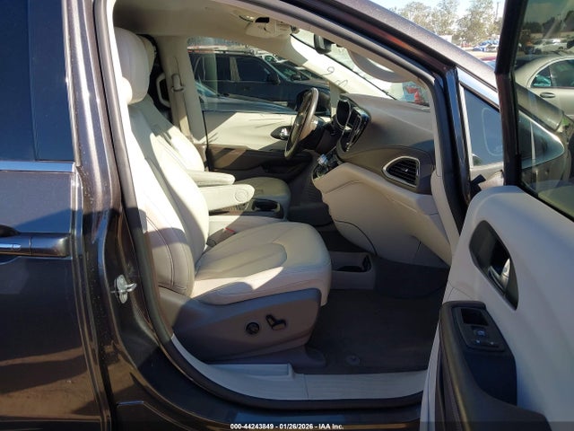 2021 CHRYSLER PACIFICA HYBRID 2C4RC1L77MR586270 Photo 4