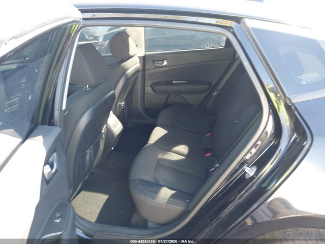 5XXGT4L32JG252657 KIA Optima Lx