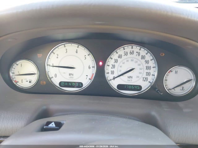 2002 Chrysler Concorde Limited მანქანა იყიდება აუქციონზე, vin: 2C3AD56G62H109530, აუქციონის ნომერი: 44243886