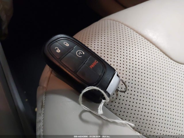 44243890 :رقم المزاد ، 1C4PJMMX0MD146620 vin ، 2021 Jeep Cherokee Latitude Lux 4x4 مزاد بيع