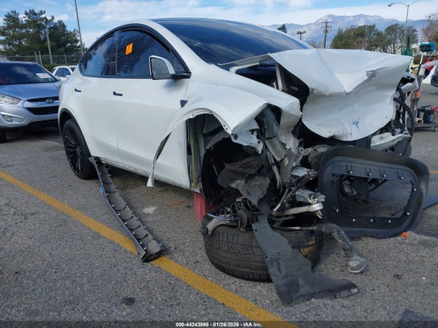 7SAYGDEF8NF445617 Tesla Model Y Performance Dual Motor All-wheel Drive