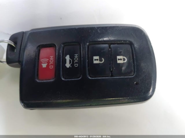 5YFBURHE8HP694570 Toyota Corolla Xse
