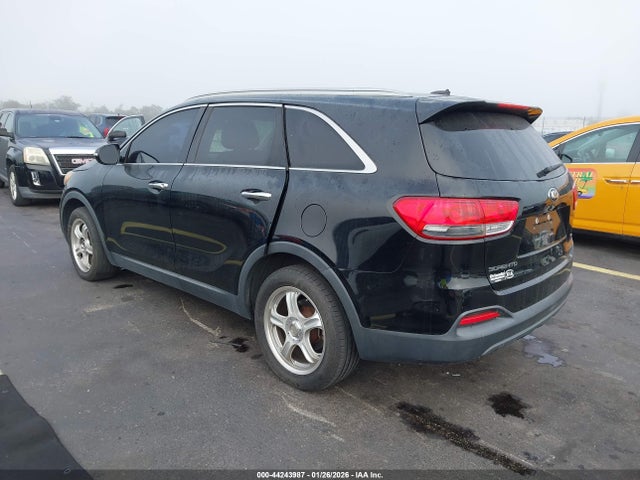 2017 KIA SORENTO 5XYPG4A56HG187715 Photo 2