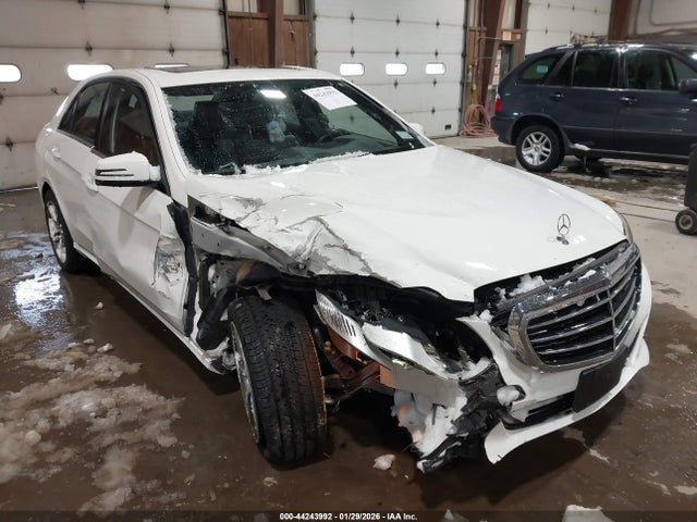 44243992 :رقم المزاد ، WDDHF8JB6EA831588 vin ، 2014 Mercedes-benz E 350 4matic مزاد بيع
