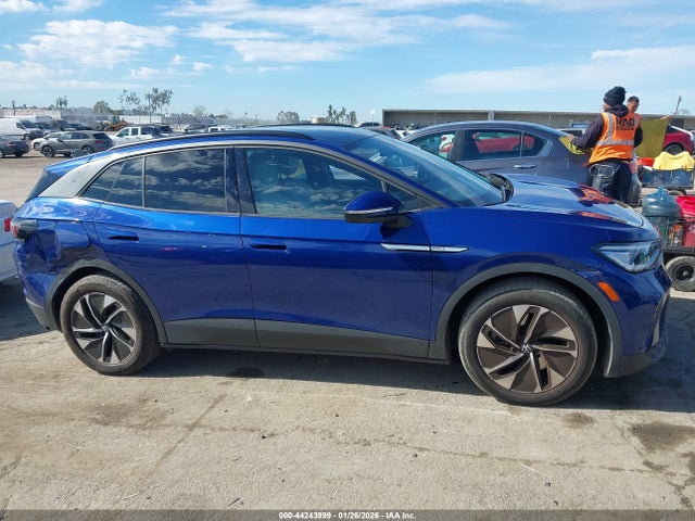 44243999 :رقم المزاد ، WVGTMPE22NP075183 vin ، 2022 Volkswagen Id.4 Pro S مزاد بيع