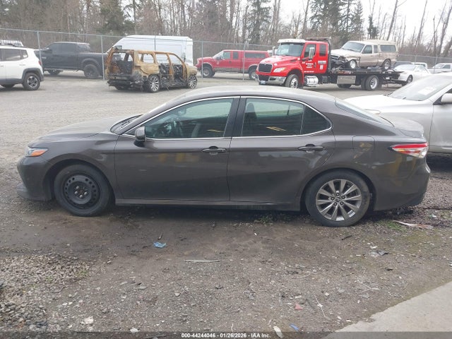 4T1B11HK2JU049532 Toyota CAMRY LE