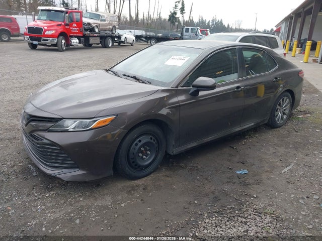 4T1B11HK2JU049532 Toyota CAMRY LE