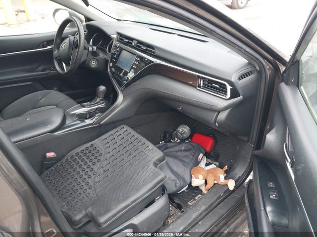 4T1B11HK2JU049532 Toyota CAMRY LE