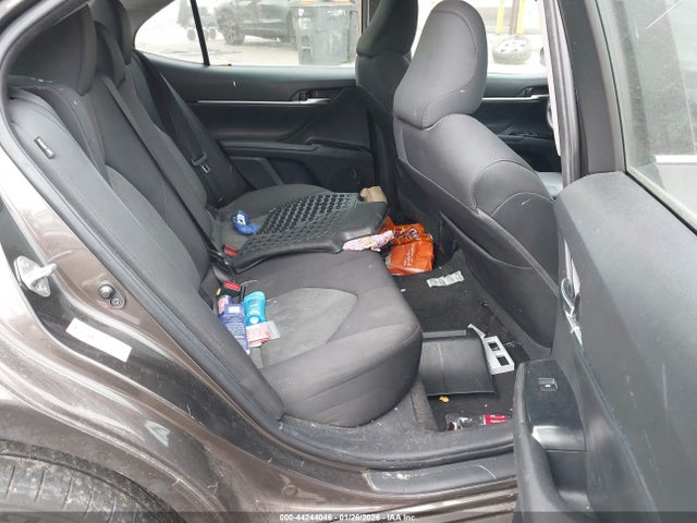 4T1B11HK2JU049532 Toyota CAMRY LE
