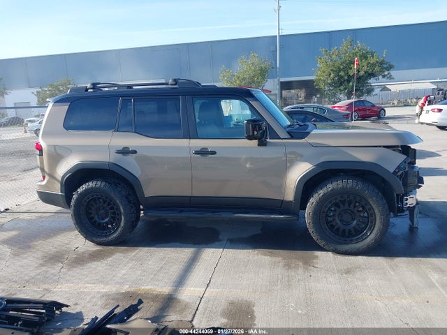 JTJTBCDX8R5006061 Lexus Gx 550 Overtrail