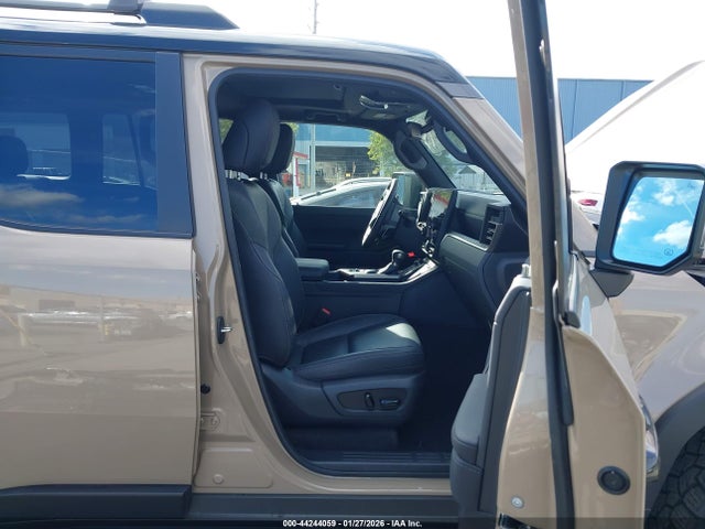 JTJTBCDX8R5006061 Lexus Gx 550 Overtrail