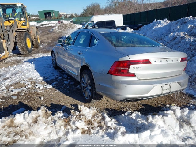 2018 VOLVO S90 LVY992ML4JP007001 Photo 2