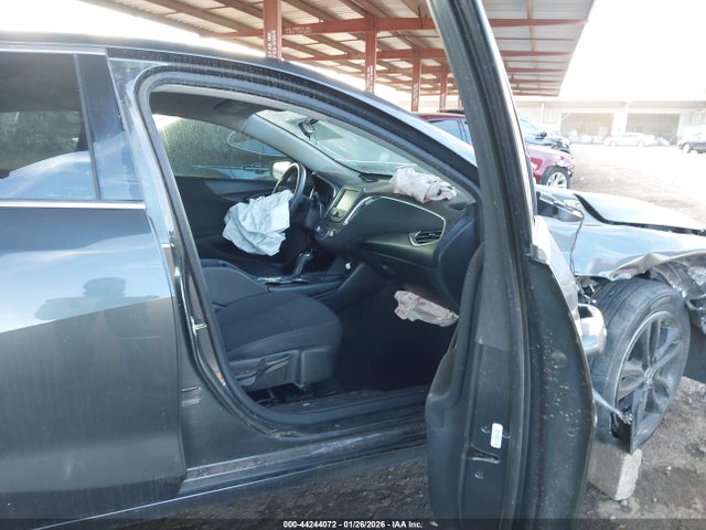 1G1ZD5ST1JF254632 Chevrolet MALIBU LT