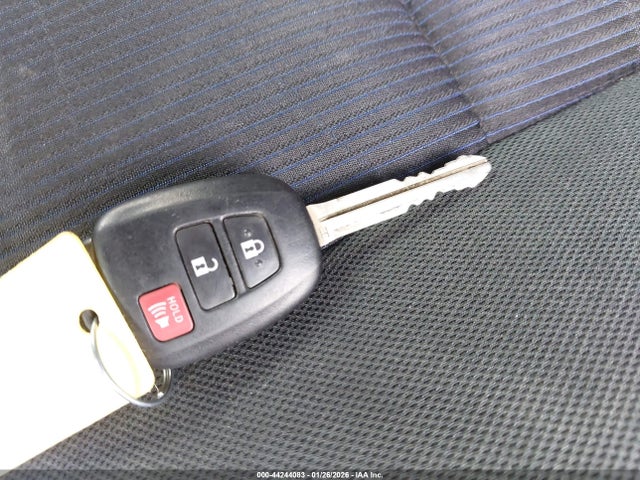 JTDKDTB30G1120844 Toyota Prius C Two