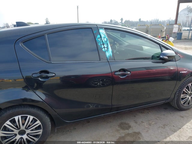 JTDKDTB30G1120844 Toyota Prius C Two