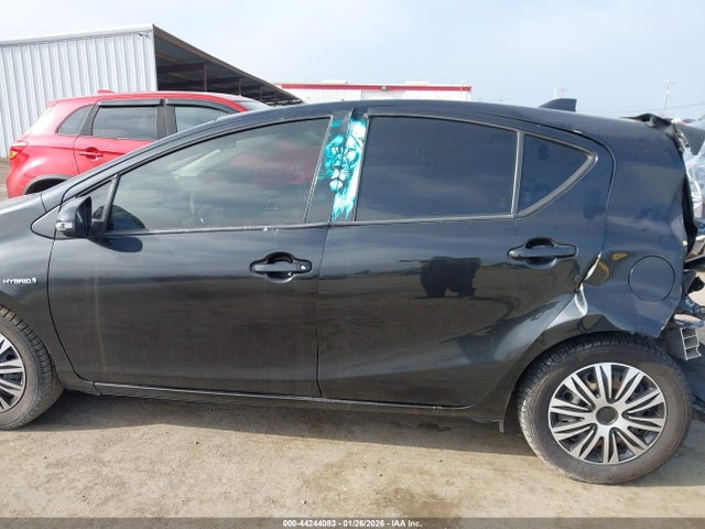JTDKDTB30G1120844 Toyota Prius C Two