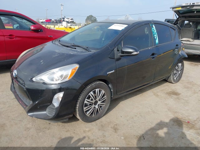 JTDKDTB30G1120844 Toyota Prius C Two
