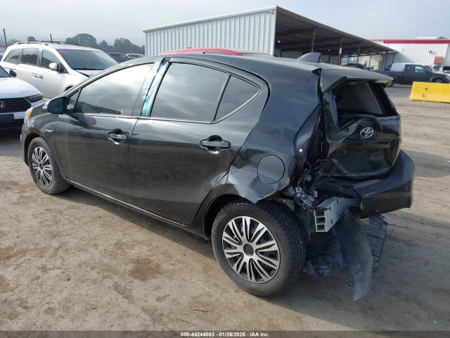 JTDKDTB30G1120844 Toyota Prius C Two