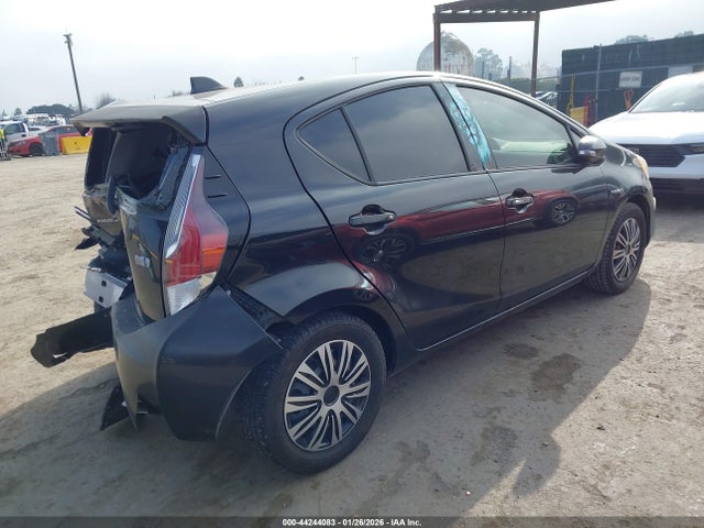 JTDKDTB30G1120844 Toyota Prius C Two