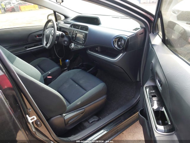 JTDKDTB30G1120844 Toyota Prius C Two