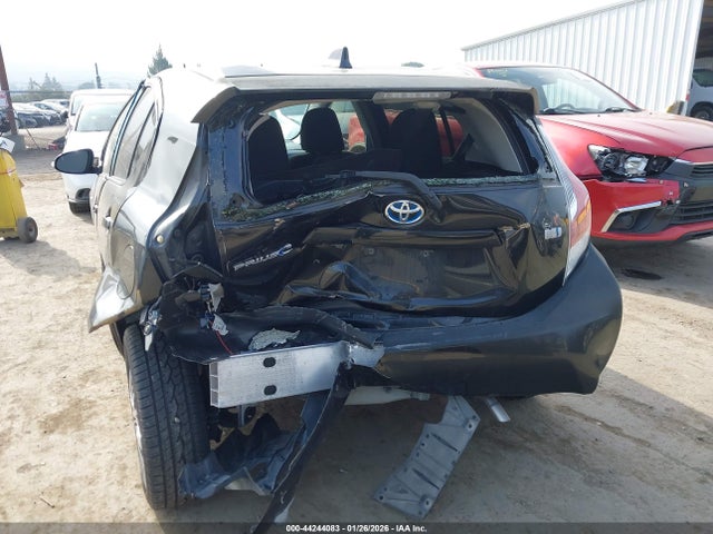 JTDKDTB30G1120844 Toyota Prius C Two